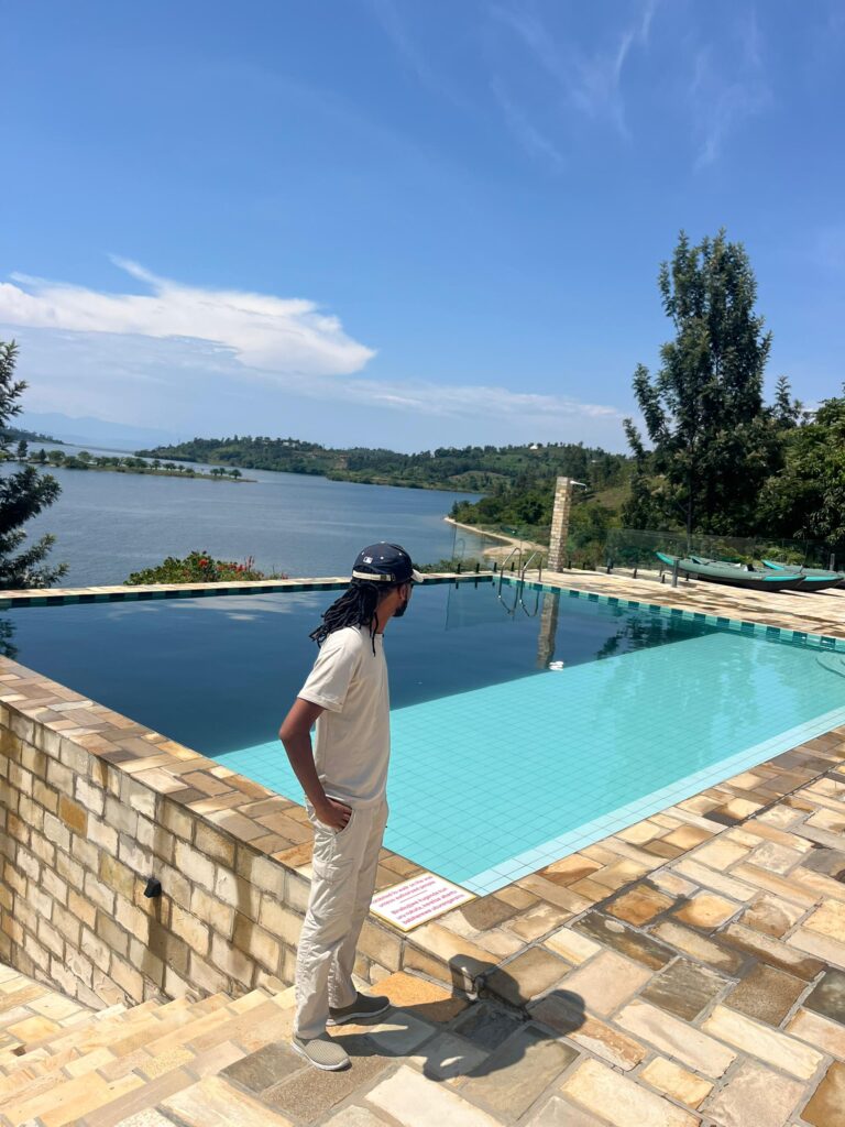 kayaking ta lake kivu by discover lake kivu