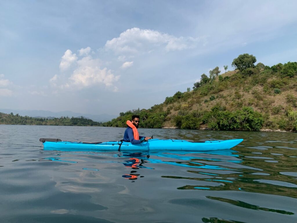 Kayaking in Lake kivu by discover lake kivu